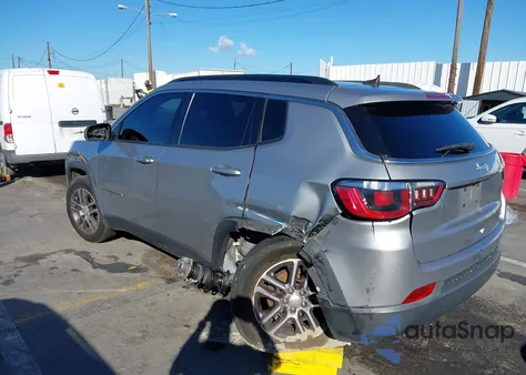 2018 Jeep Compass Sun And Wheel Fwd z USA, uszkodzony, nr VIN 3C4NJCBBXJT468776